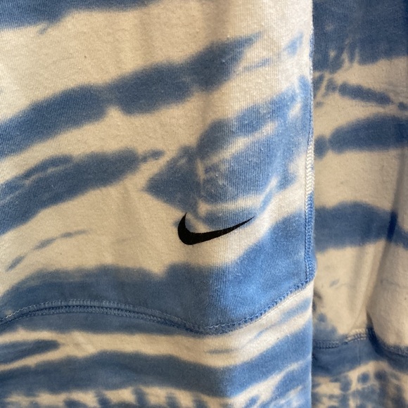 Nike Dri fit Small long sleeve shirt. EUC - Picture 3 of 4